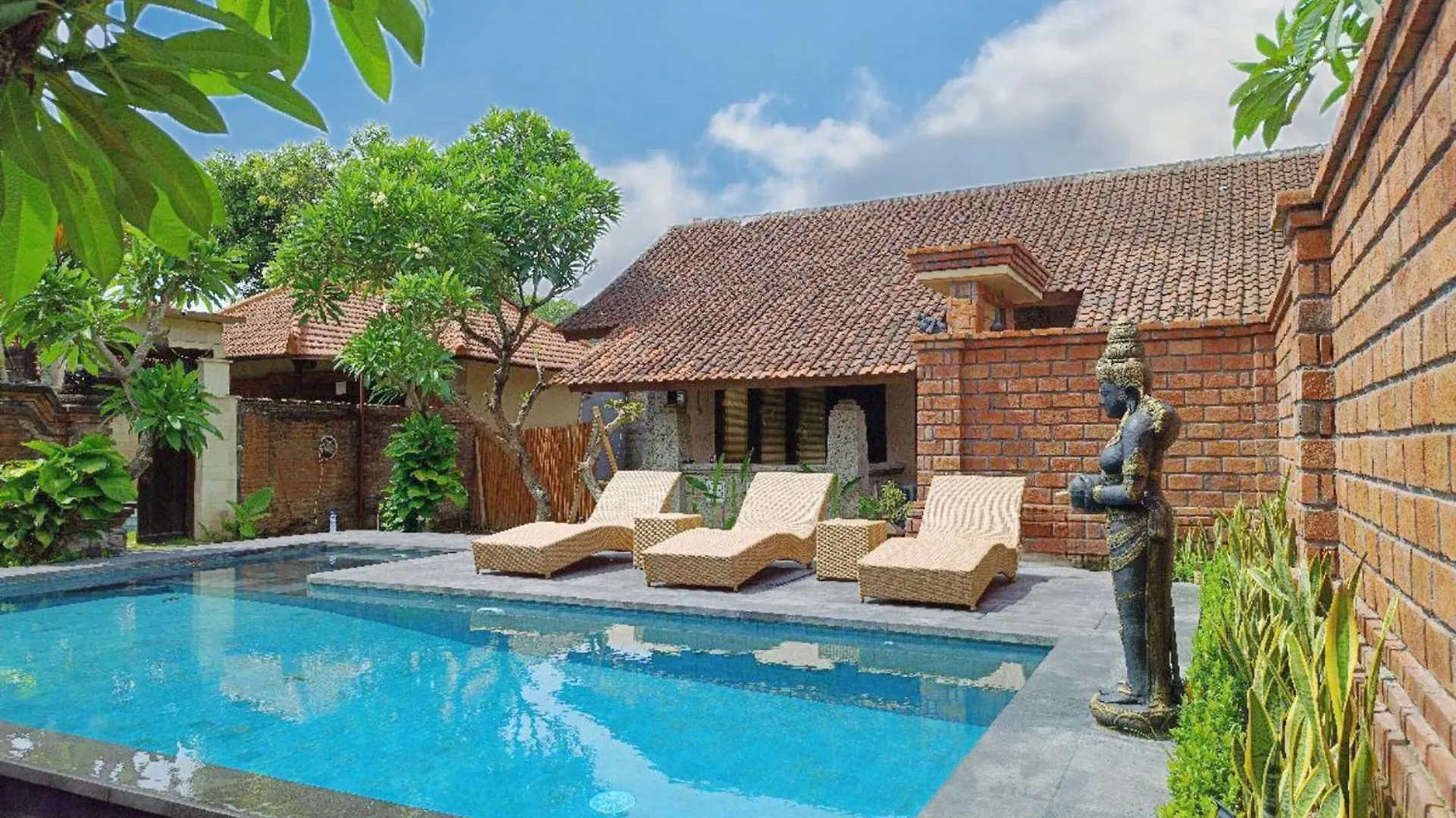 Mahe Garden Inn And Villas By Kamara كوتا إندونيسيا